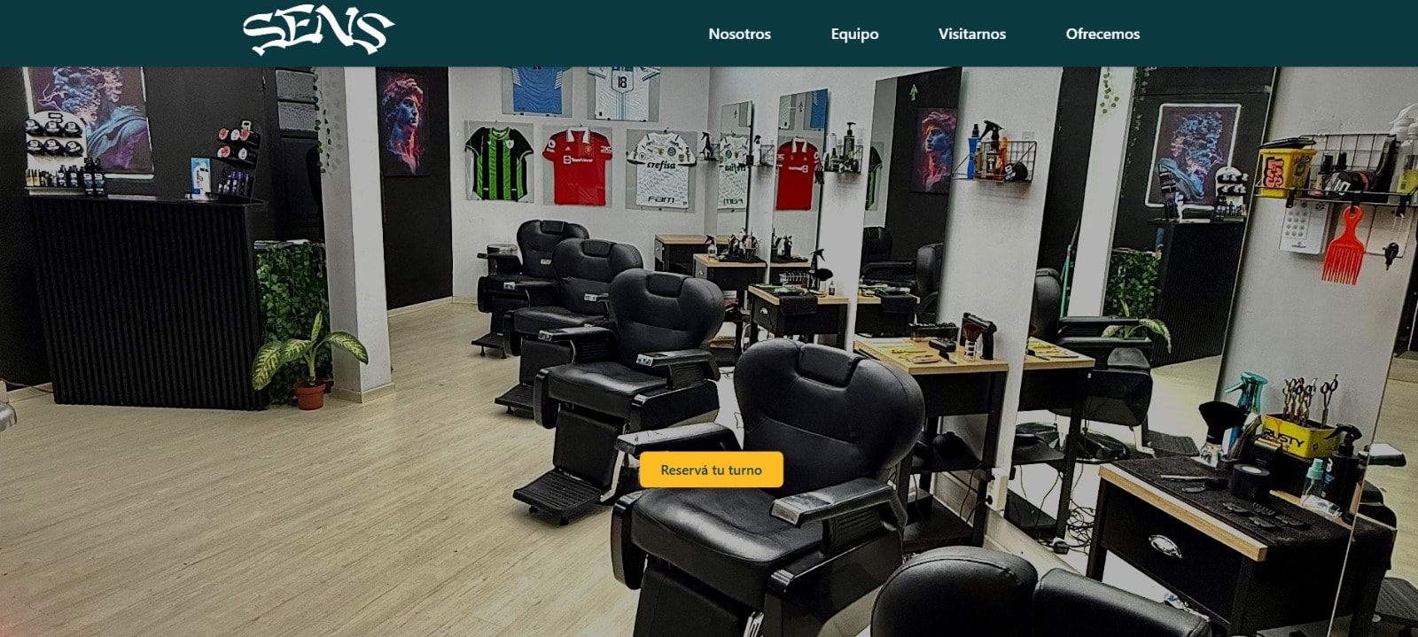 Sens homepage: full-width photo of a barbershop interior with barber chairs and mirrors, the Sens logo, navigation links and a 'Reservá tu turno' booking button.